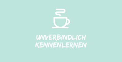 Illustration mit weisser Kaffeetasse auf hellblauem Hintergrund mit Text "unverbindlich kennenlernen".